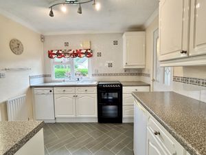 Kitchen- click for photo gallery